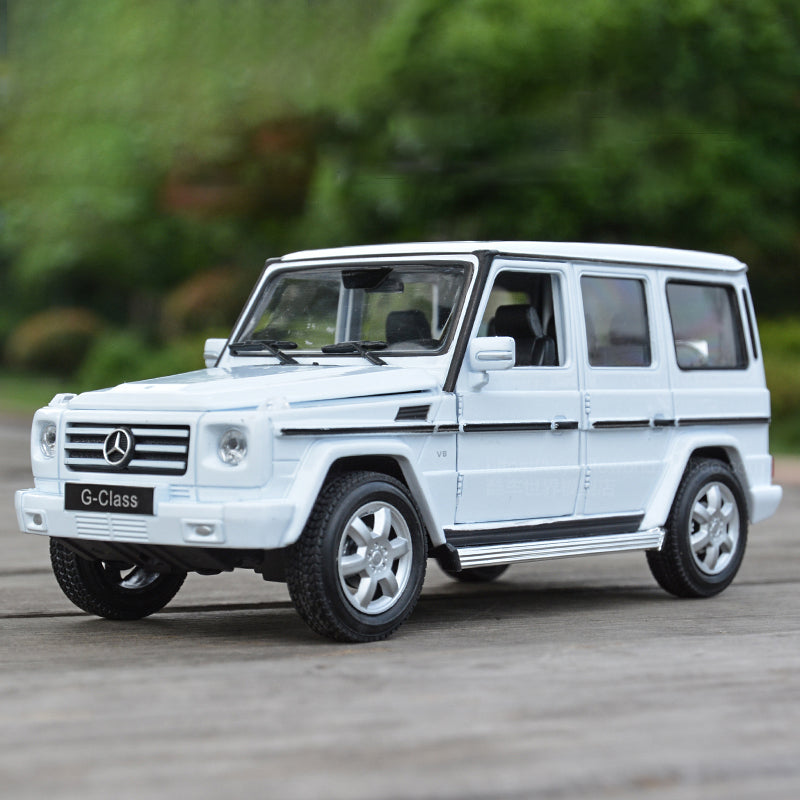 Diecast 1:24 Mercedes G-Wagon Model – Luxury Alloy SUV Toy with Openable Doors & Realistic Design