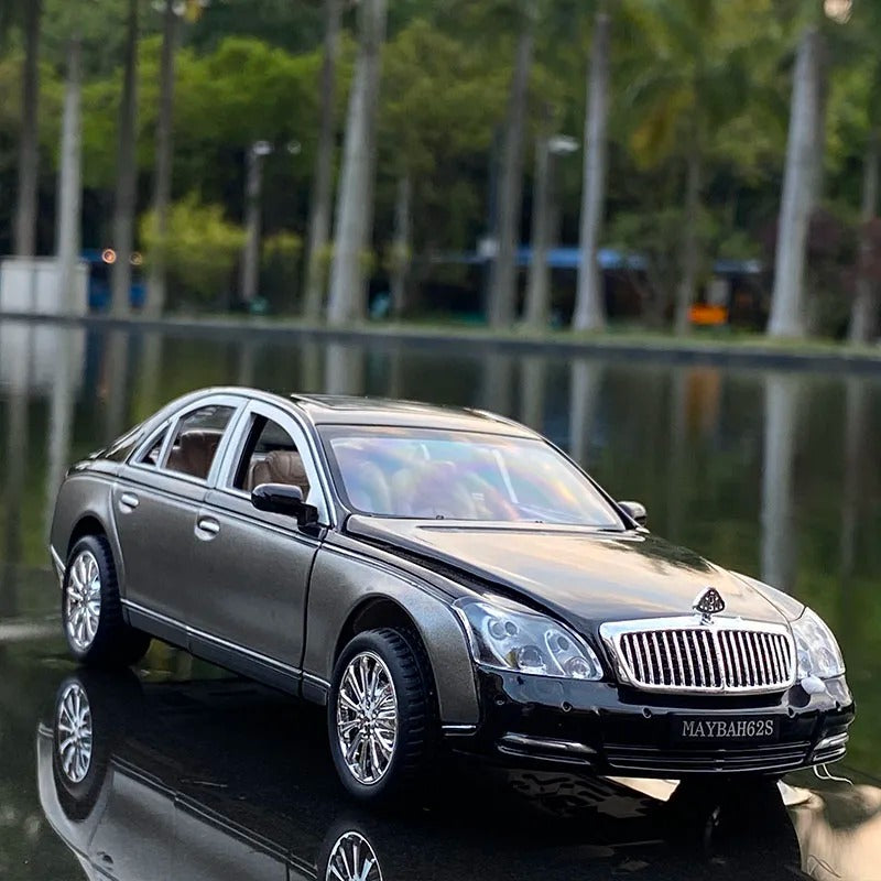 Diecast 1:24 Maybach S-650 62S