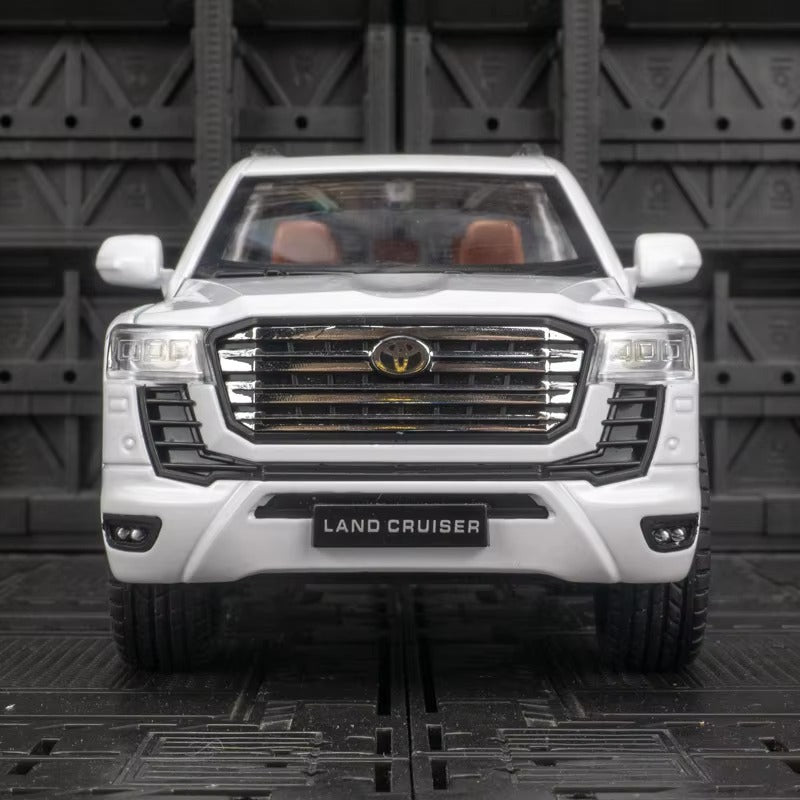 Toyota Land Cruiser LC300 1:24 Diecast SUV – Alloy Model Car for Kids & Adults