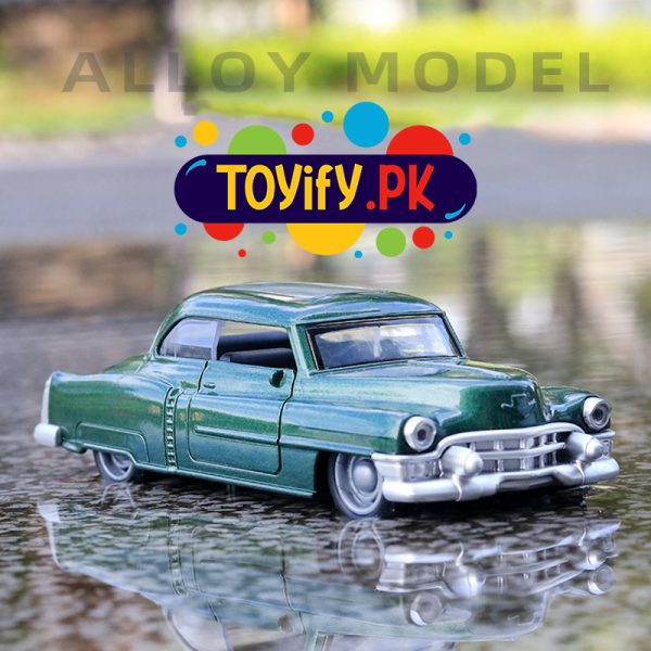 1:36 Scale Classic Diecast Car – Vintage Alloy Model with Opening Doors