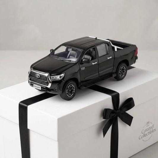 Exquisite Diecast Toyota Hilux Model Car – Premium Alloy Collectible (1:27 Scale)