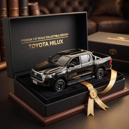 Exquisite Diecast Toyota Hilux Model Car – Premium Alloy Collectible (1:27 Scale)