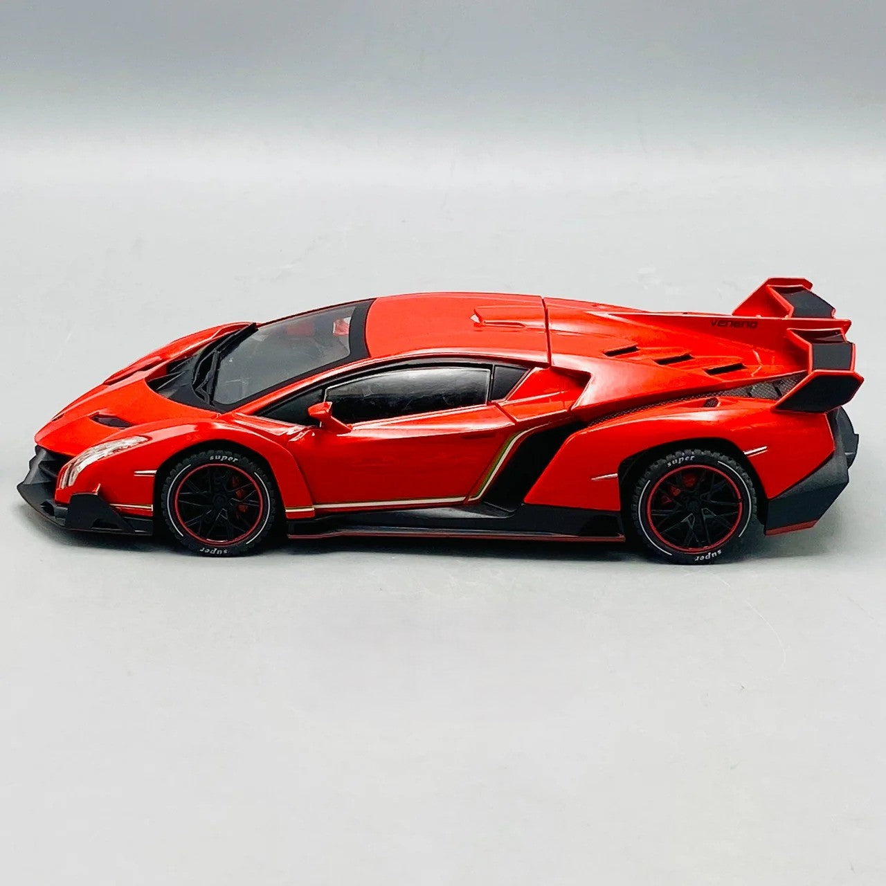 1:24 RC Diecast Lamborghini Veneno Model – Remote Control Supercar Toy with Lights