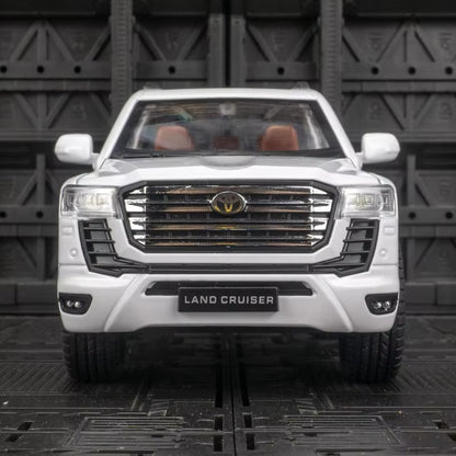 Toyota Land Cruiser LC300 1:24 Diecast SUV – Alloy Model Car for Kids & Adults