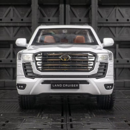 Toyota Land Cruiser LC300 1:24 Diecast SUV – Alloy Model Car for Kids & Adults